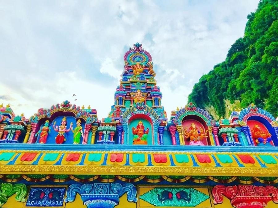 hình ảnh và họa tiết Hindu ở xung quanh động