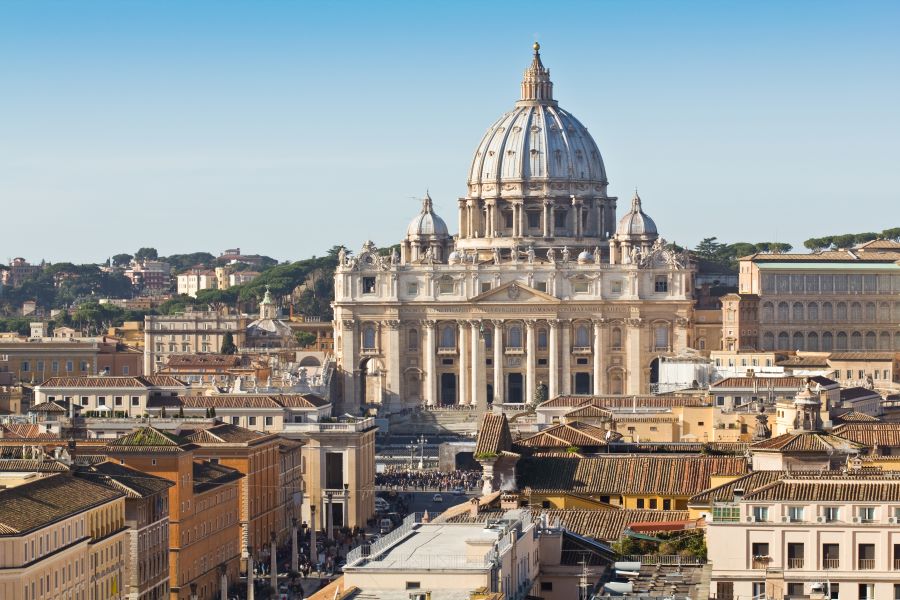 Thành Vatican sở hữu những công trình đồ sộ được thiết kế theo lối kiến trúc Phục Hưng độc đáo 