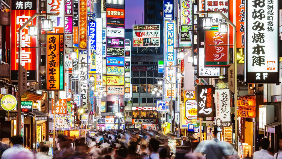 Cửa hàng bách hóa là điểm đến lý tưởng cho du khách muốn tìm kiếm những sản phẩm chất lượng cao và thương hiệu nổi tiếng