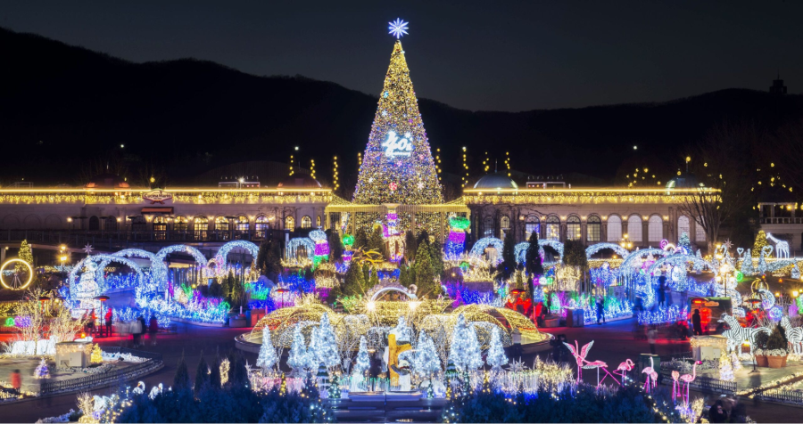 Quảng trường Tòa thị chính Seoul, với kiến trúc đồ sộ và vị trí trung tâm, trở thành một điểm đến không thể bỏ qua mỗi dịp Giáng sinh