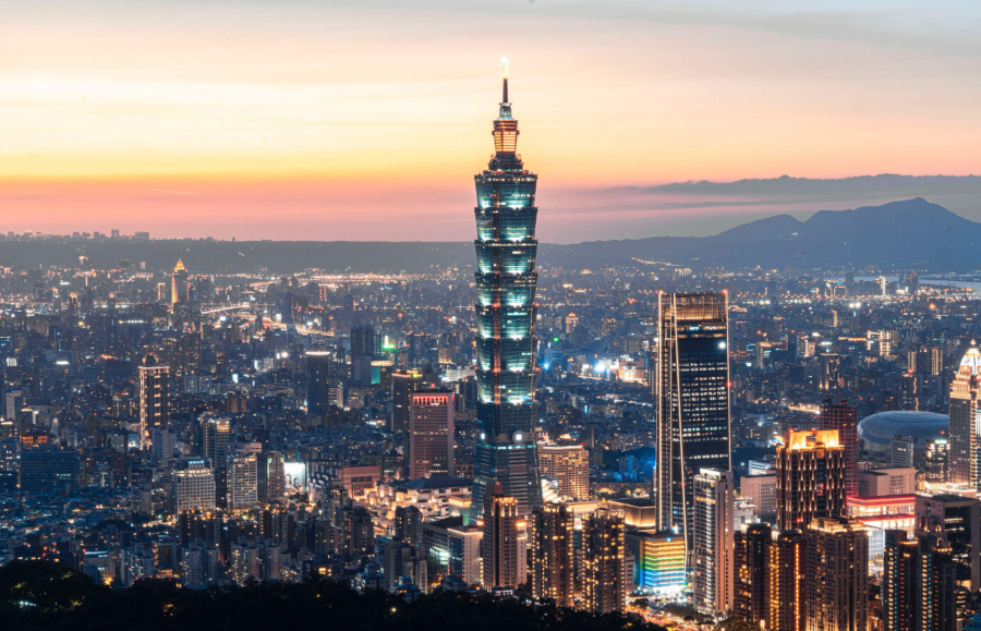 Tọa lạc ngay giữa trung tâm Đài Bắc, tòa tháp Taipei 101 là niềm tự hào của người dân nơi đây