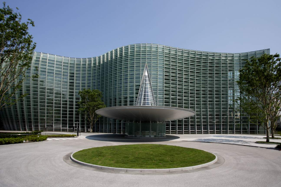 Trung tâm Nghệ thuật Quốc gia hiện lên như một biểu tượng kiến trúc độc đáo với khối hình nón ấn tượng ở trung tâm