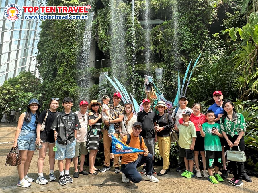 Khách đi tour Singapore thích thú khi được khám phá những điểm tham quan đẹp