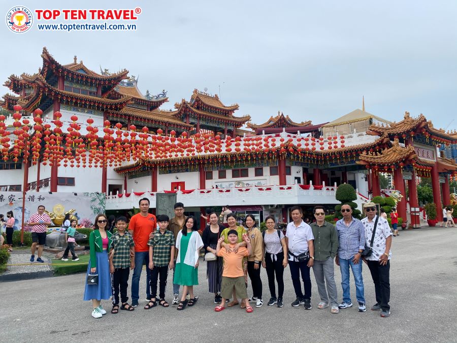 Đoàn khách tham quan du lịch Singapore