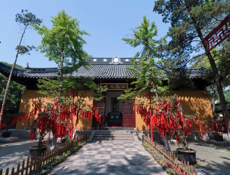 Hàn Sơn Tự sở hữu kiến trúc Phật giáo Trung Hoa cổ kính với hệ thống tượng thời độc đáo