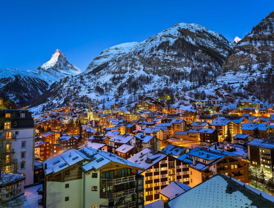 Lech Zürs am Arlberg là một phần của khu trượt tuyết lớn nhất Áo với hệ thống khách sạn, nhà hàng cao cấp