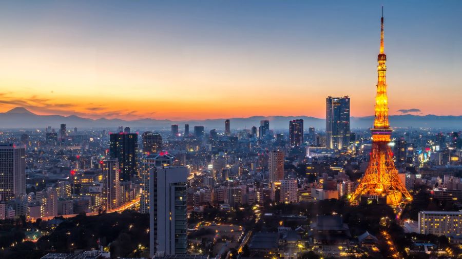 Tokyo Tower không chỉ thu hút du khách bởi vẻ đẹp tráng lệ mà còn bởi vị trí đắc địa, giúp bạn có thể ngắm nhìn trọn vẹn khung cảnh thành phố