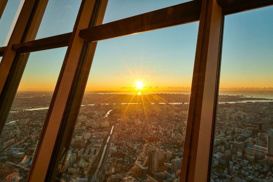 Khoảnh khắc bình minh tại Tokyo Tower là một bức tranh vô cùng huyền ảo và lung linh