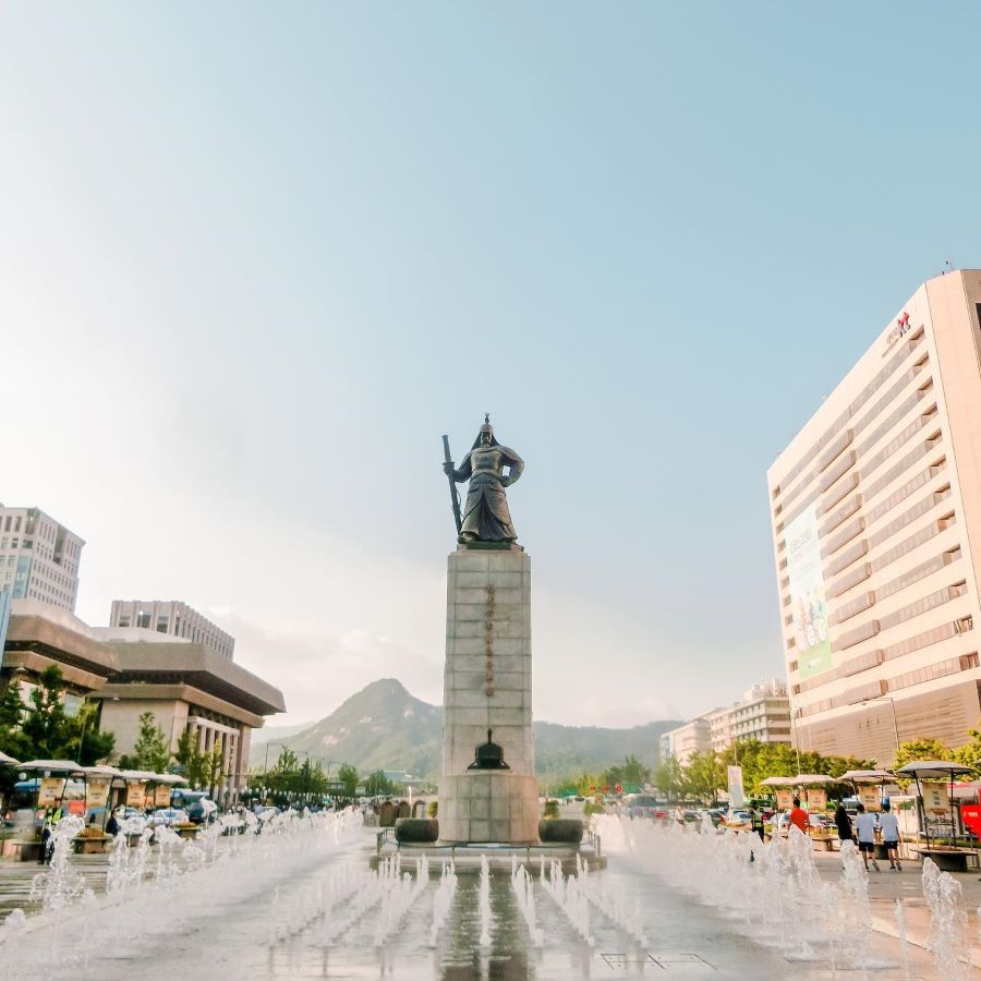 Quảng trường Gwanghwamun hứa hẹn mang đến cho bạn những trải nghiệm khó quên