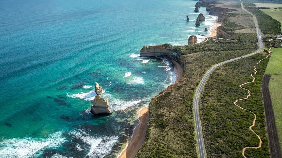 Cung đường Great Ocean là một con đường tuyệt đẹp với hơn 300km bờ biển