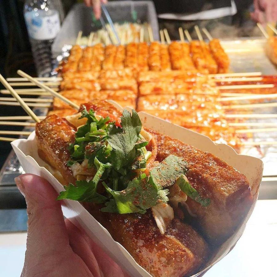 Món đậu hũ thối trứ danh tại Chợ đêm Liuhe