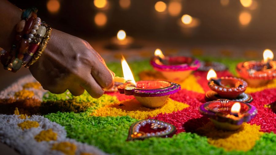 Lễ hội Diwali với ánh sáng lung linh và rực rỡ của những chiếc đèn