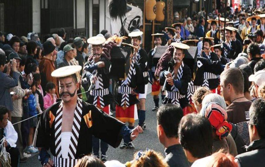 Sự kiện này tái hiện một đám rước daimyo, có khoảng 200 người dân mang trang phục lịch sử