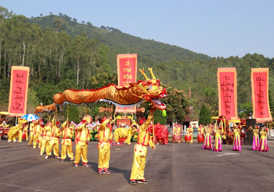 Lễ hội Đền Vua Mai - Nét đẹp văn hóa của người Nam Đàn
