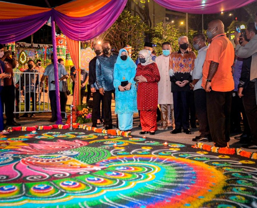 Lễ hội Deepavali hay còn gọi là lễ hội ánh sáng Diwali