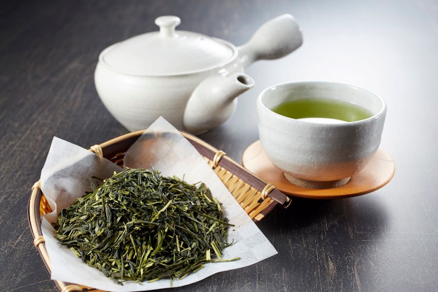 Sencha có sự cân bằng hài hòa giữa vị se đắng, vị ngọt và vị umami đặc trưng 