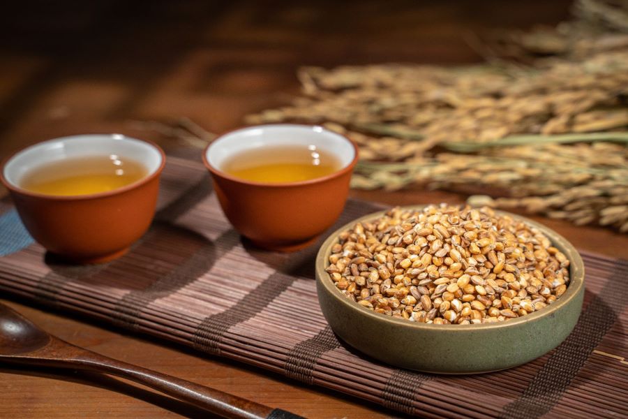 Genmaicha được tạo ra nhờ sự kết hợp đặc biệt giữa trà xanh và gạo rang