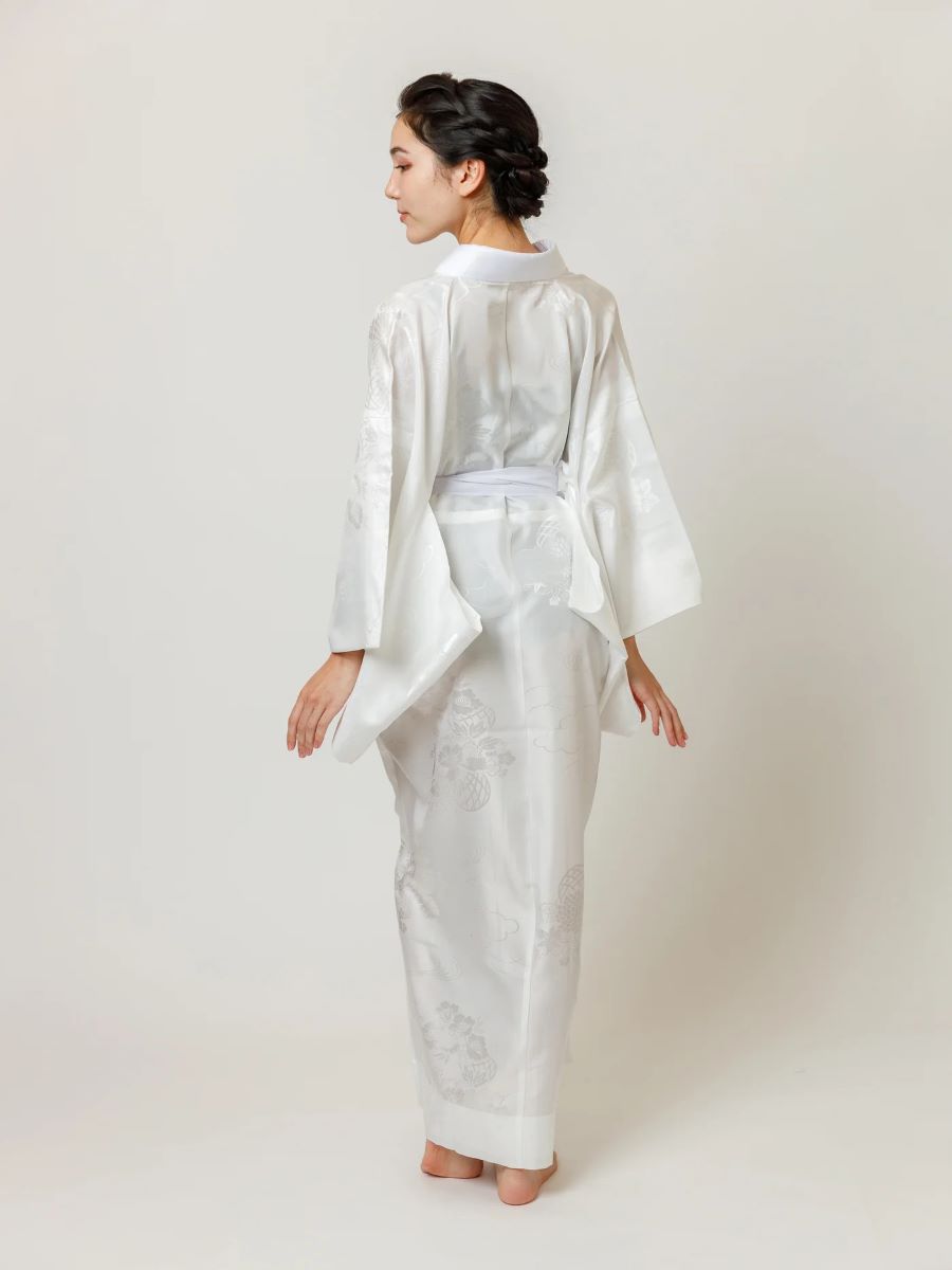 Nagajuban - Đây là một dạng áo lót mặc ở trong Kimono