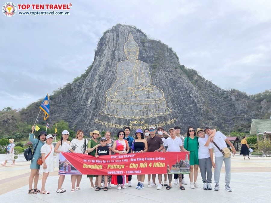 Đoàn khách Top Ten Travel tham quan du lịch tại Thái Lan
