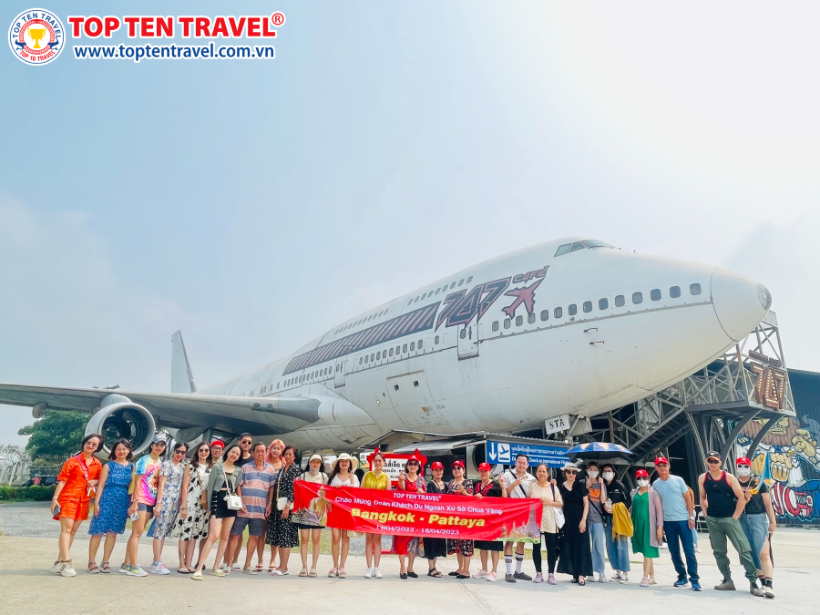 Đoàn khách Top Ten Travel tham quan, khám phá Thái Lan
