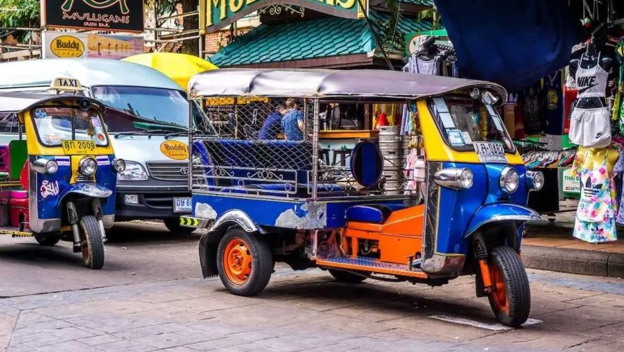 Xe tuk-tuk nổi tiếng tại Thái Lan