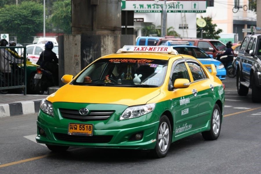 Nên ưu tiên sử dụng những chiếc taxi có đồng hồ tính km