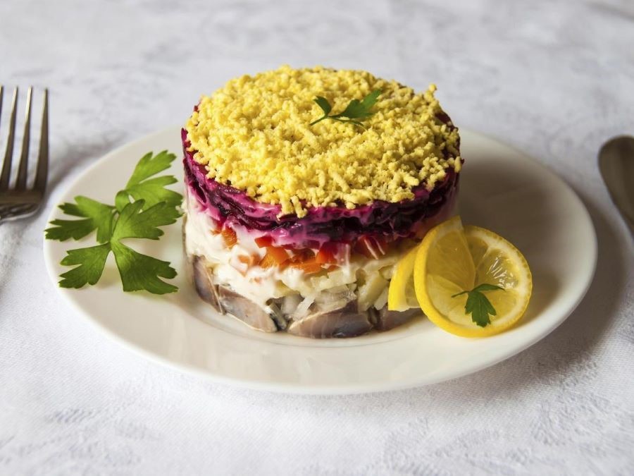 Món salad cá trích nổi tiếng đặc biệt được ưa chuộng mỗi dịp Giáng sinh đến