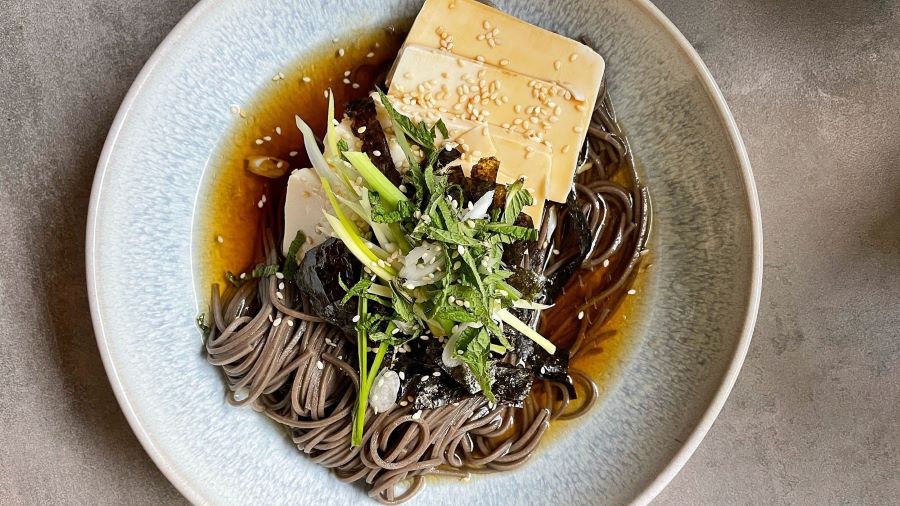 Mì kiều mạch là một món ăn đặc sản nổi tiếng tại đảo Jeju, Hàn Quốc