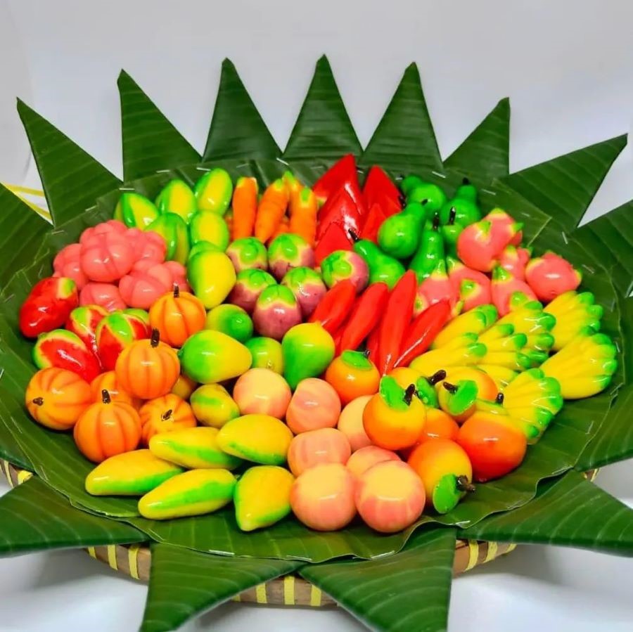 Đừng quên mua một ít về làm quà cho bạn bè và người thân nữa nhé!