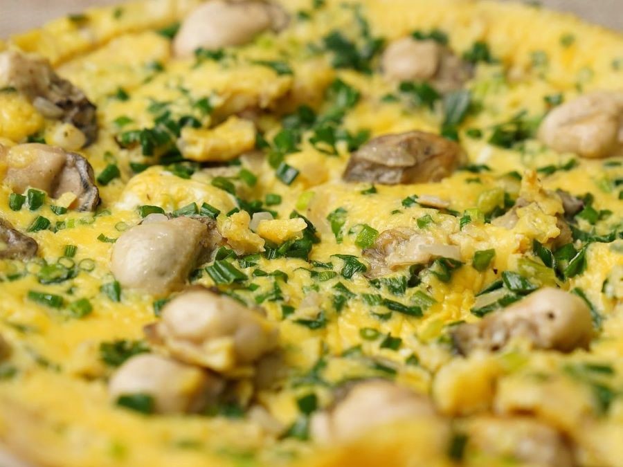 Lạ miệng với món trứng rán hàu tại Đài