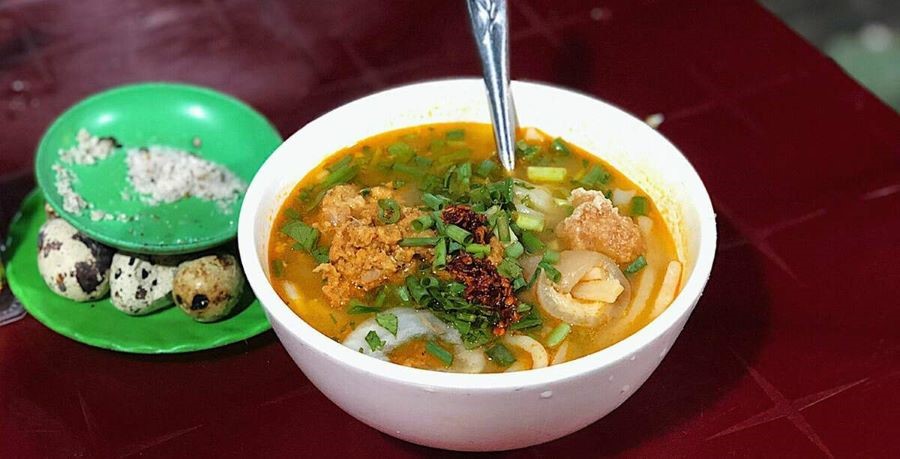 Bánh canh Huế mang hương vị đậm đà đặc trưng của xứ cố đô