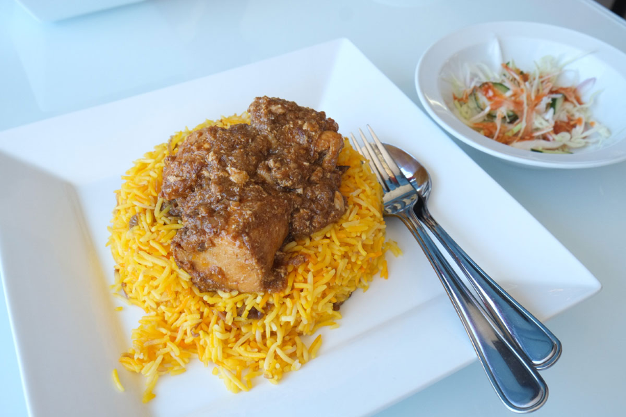 Cơm cá Nga Htamin luôn là lựa chọn hàng đầu của nhiều du khách khi đi du lịch Myanmar bởi hương vị thơm ngon khó cưỡng