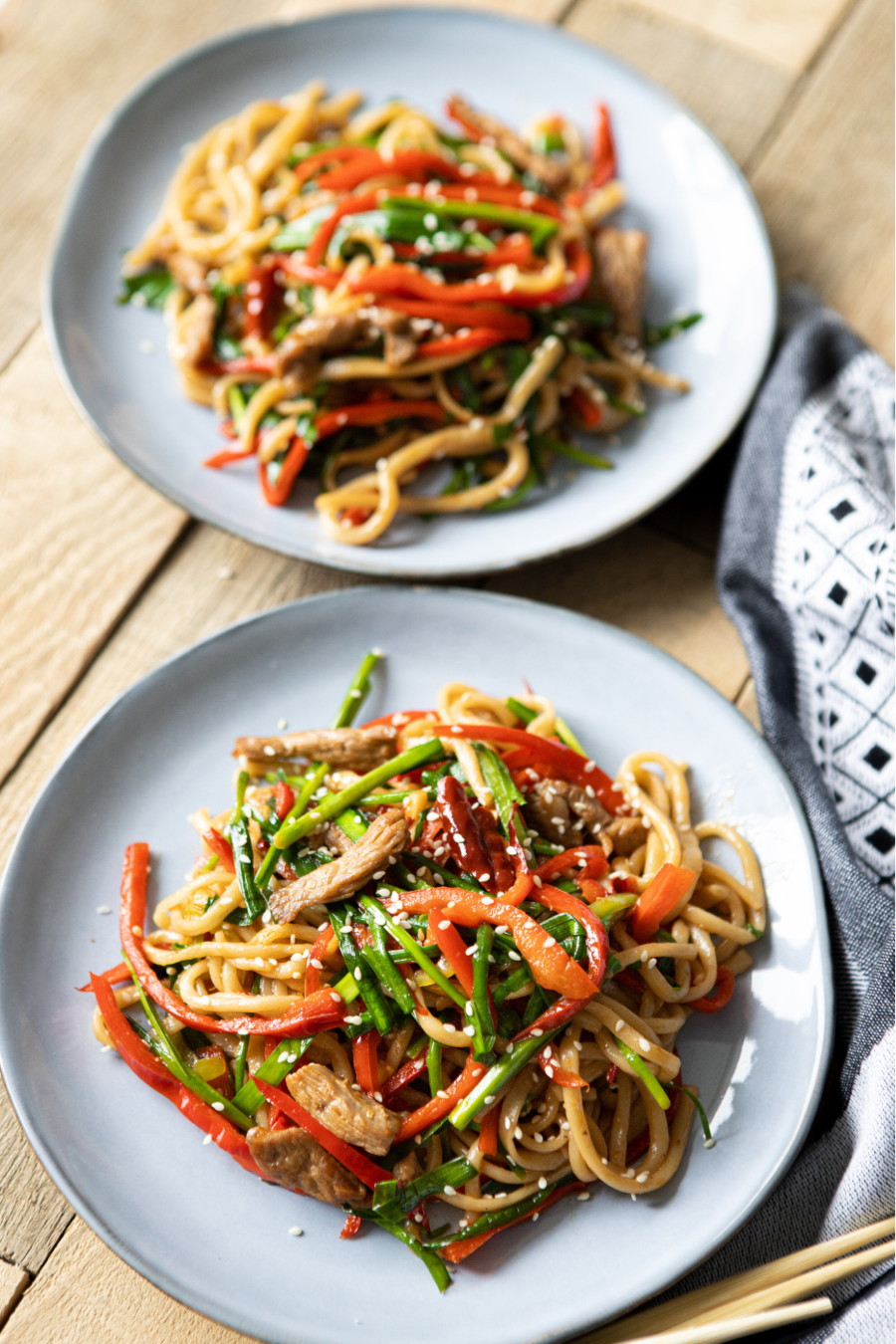 Mì Lagman luôn khiến thực khách phải xuýt xoa khen ngợi bởi hương vị thơm ngon, hấp dẫn