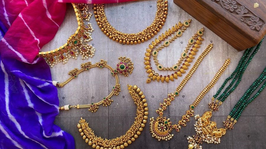 Trang sức ở Ấn Độ cực kỳ công phu và tỉ mỉ với đa dạng mẫu mã, kiểu dáng