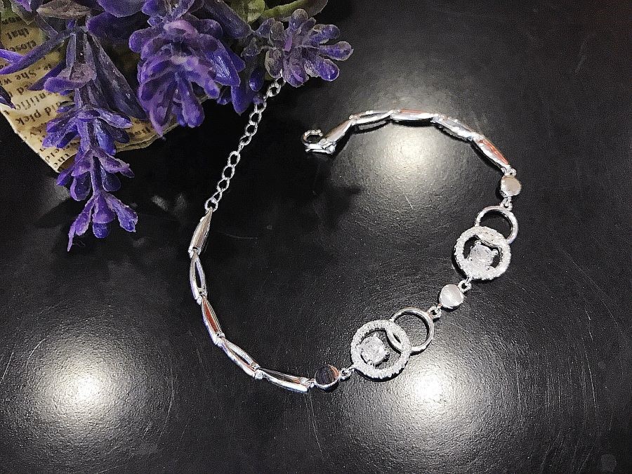 Trang sức bạc cũng là một trong những sự lựa chọn tuyệt vời sau chuyến du lịch