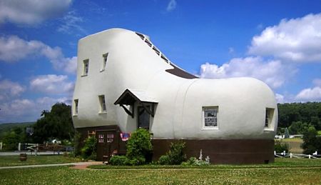 nhung ngoi nha doc va la o my