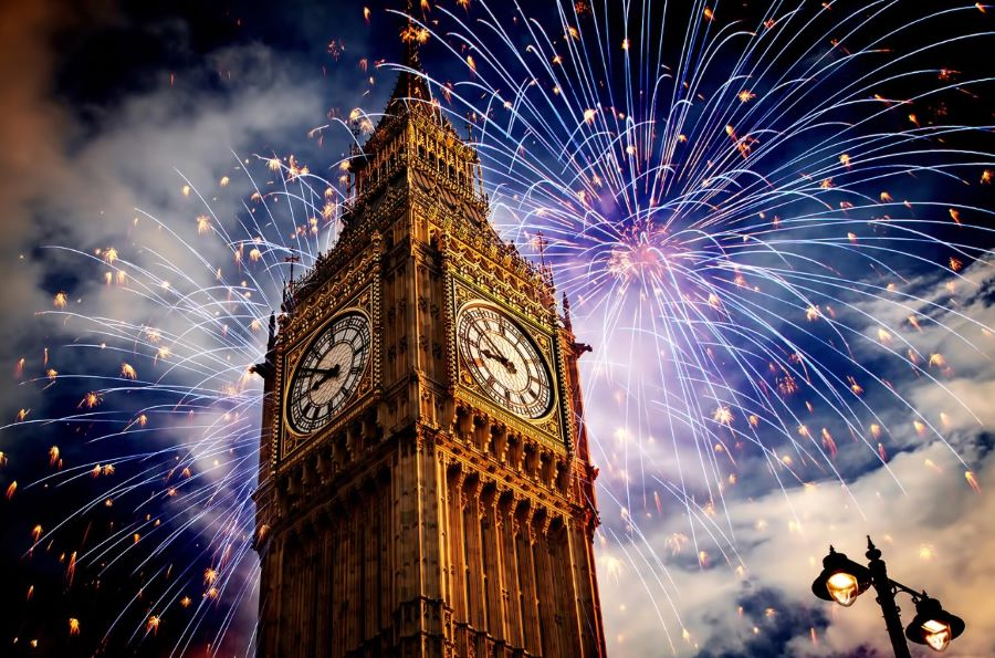 Tiếng chuông từ Tháp đồng hồ Big Ben báo hiệu một năm mới tốt lành đang đến