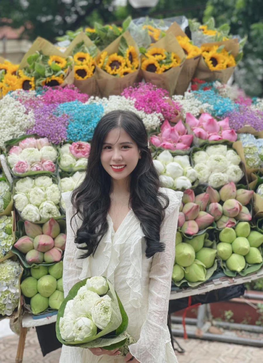 Bạn chỉ cần tự tin, nở một nụ cười thật tươi và nhìn thẳng vào ống kính là đã có ngay những tấm hình thật xinh xắn