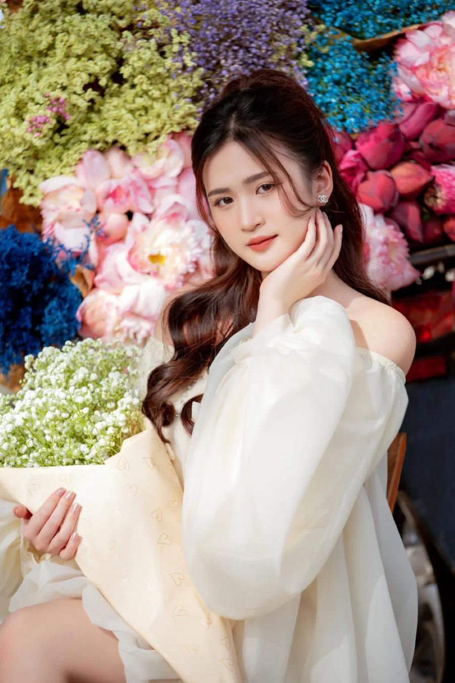 Tips chụp ảnh với xe hoa Hà Nội này chẳng những đơn giản mà còn vô cùng tự nhiên