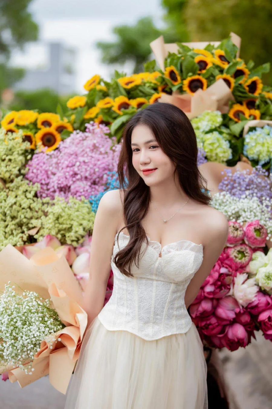 Chắc hẳn sẽ chẳng có background nào tuyệt vời bằng hình ảnh của chiếc xe hoa, bạn nhỉ?