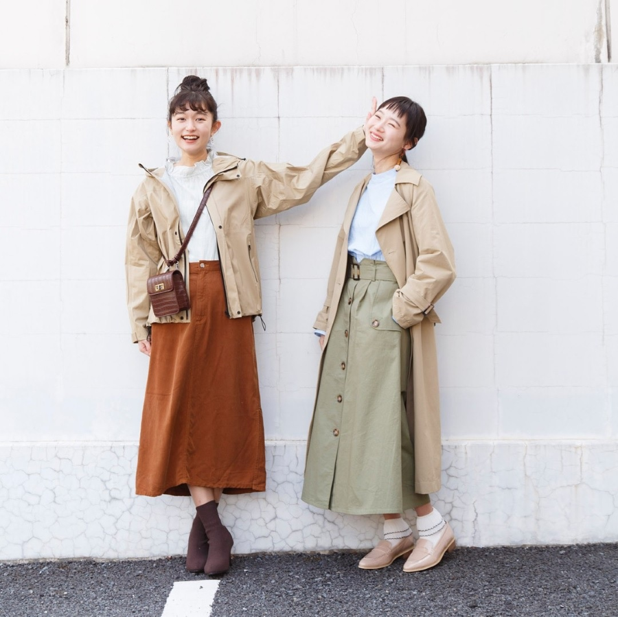 Bạn có thể chọn cho mình những chiếc áo khoác kaki dáng ngắn hoặc dáng dài tuỳ vóc dáng và sở thích