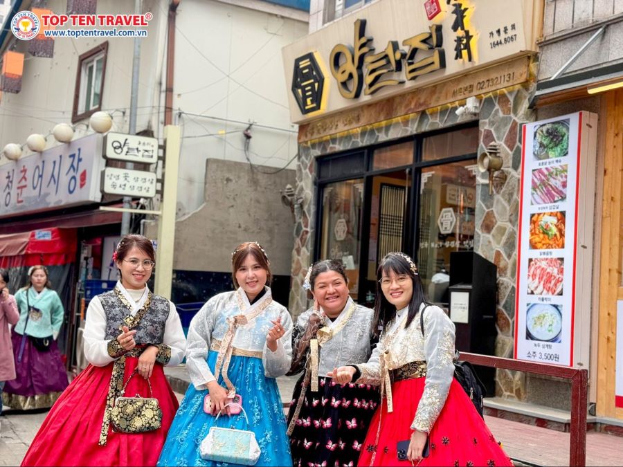 Khám phá Xứ sở kim chi trong bộ trang phục Hanbok truyền thống