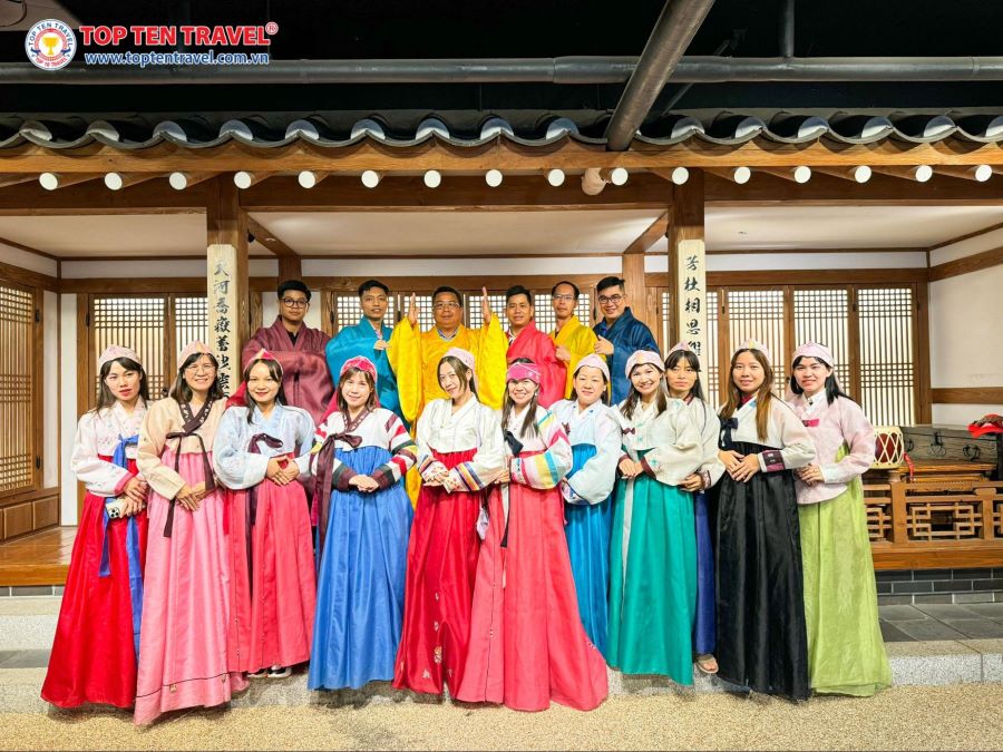 Tặng trải nghiệm mặc đồ truyền thống Hanbok cùng Top Ten Travel