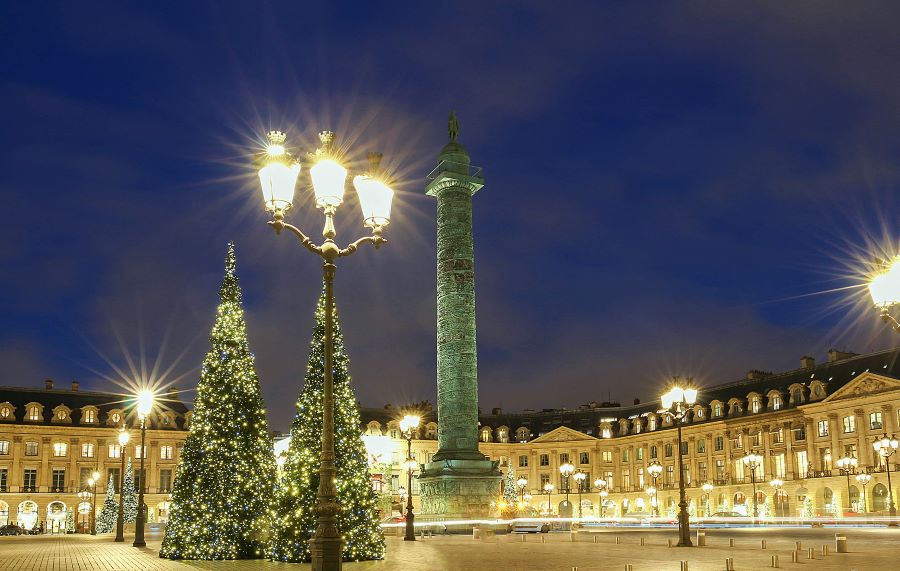 Place Vendôme - quảng trường mang tính biểu tượng mà du khách không thể bỏ qua
