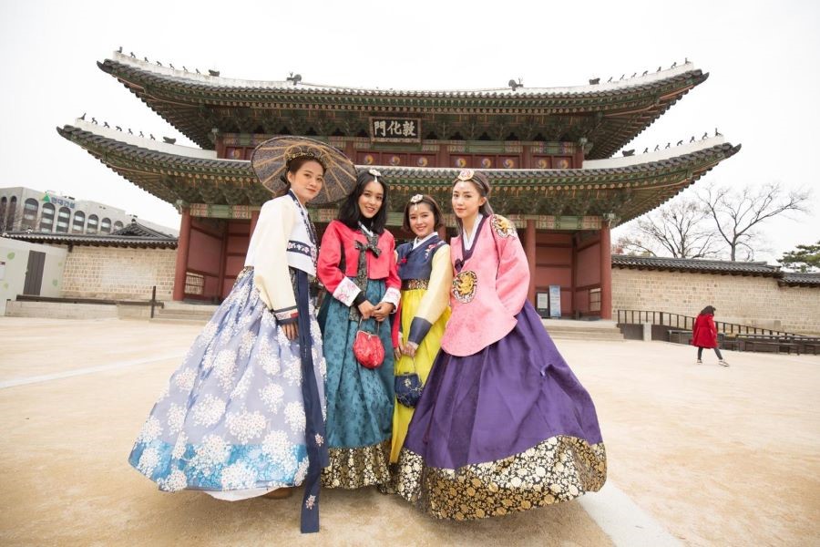 Khám phá Cung Điện Gyeongbokgung cùng bộ Hanbok truyền thống của người Hàn