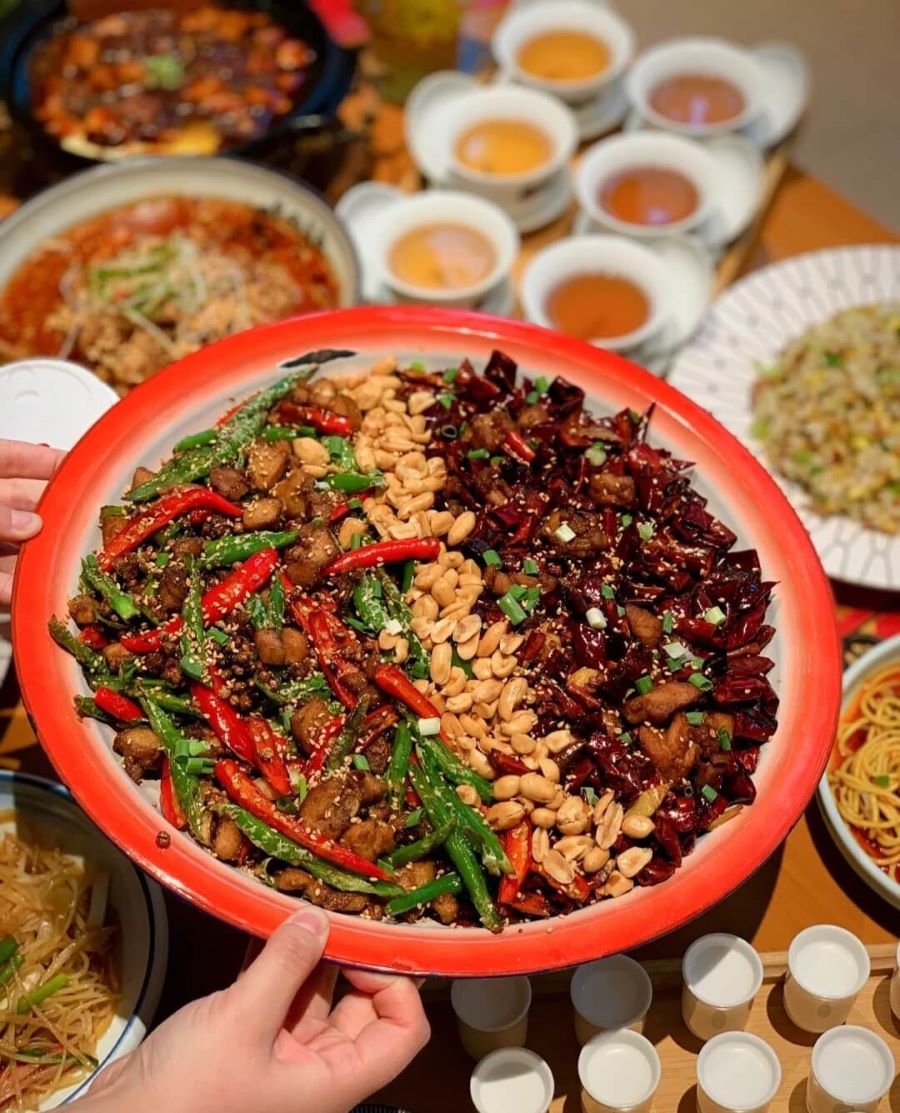 Gà cay Trùng Khánh là món ăn mà bạn nhất định phải thử khi đến Trung Quốc vào mùa đông