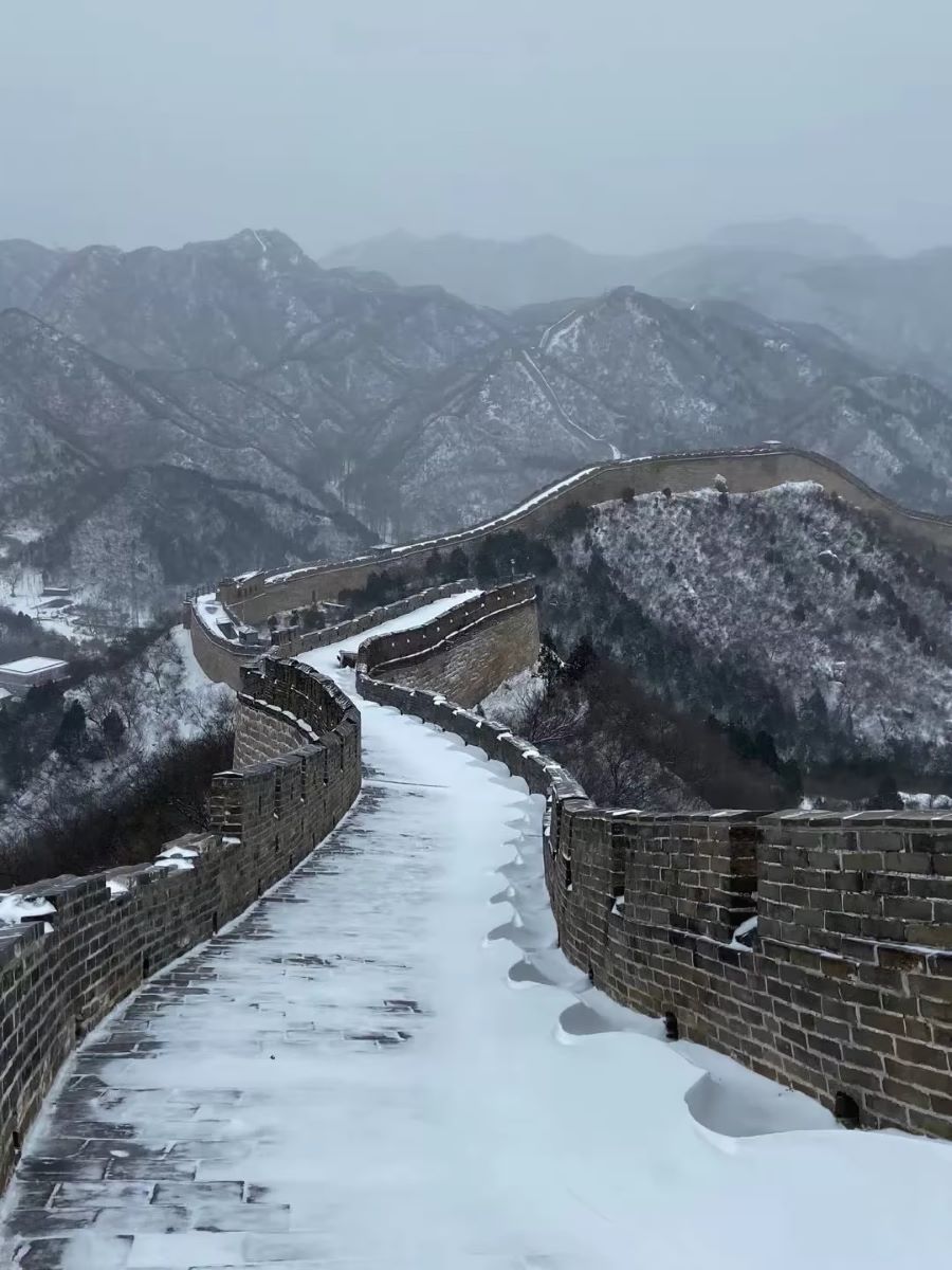 Vẻ đẹp siêu thực của Vạn Lý Trường Thành vào mùa đông