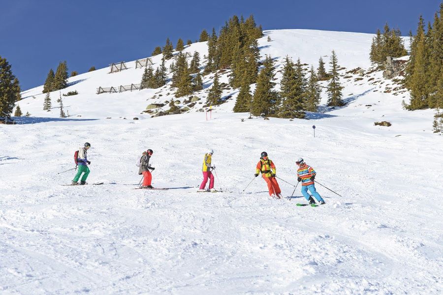 Trượt tuyết dường như là một trong những hoạt động thú vị không thể bỏ qua khi đến Bắc Kinh vào mùa đông