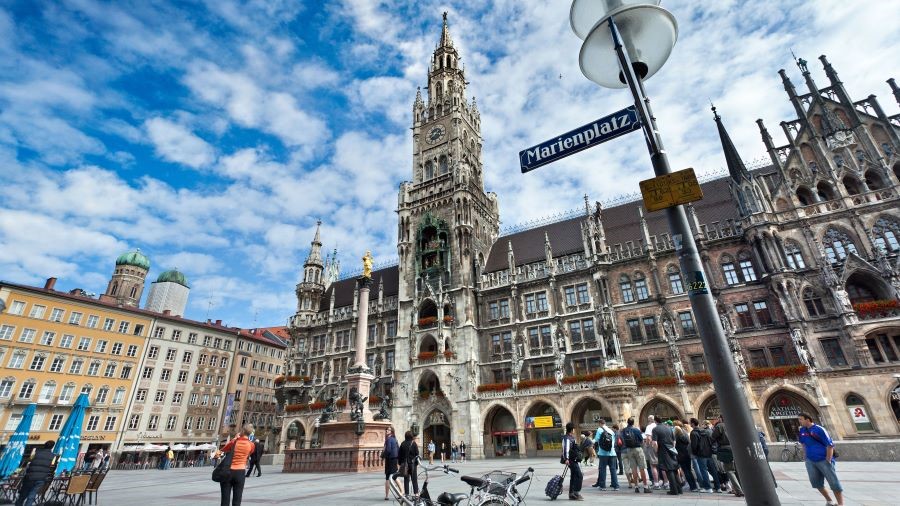 Quảng trường Marienplatz có diện tích vô cùng rộng lớn