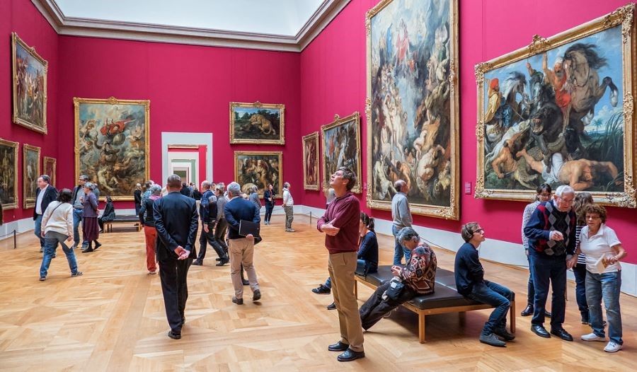 Bảo tàng trưng bày rất nhiều các bức tranh đẹp, giá trị